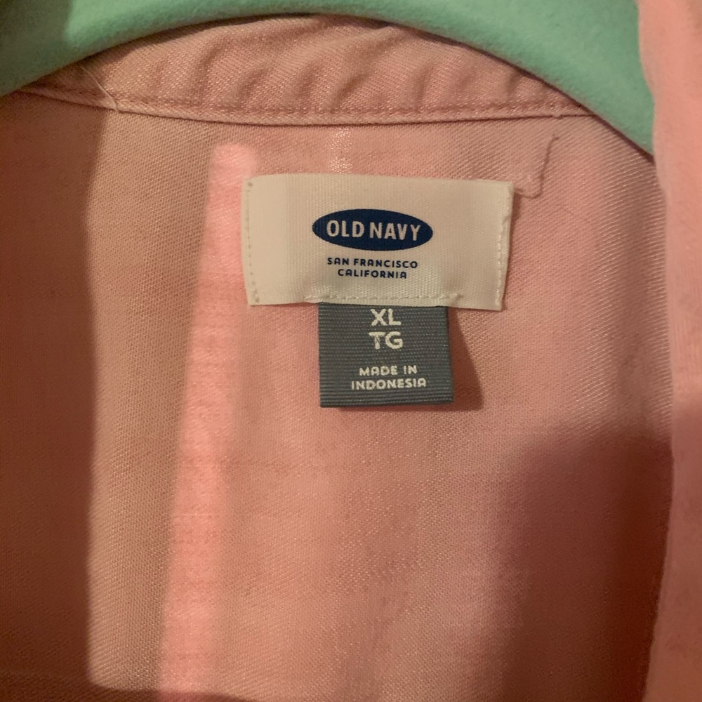 Old navy button down - Picture 2 of 3